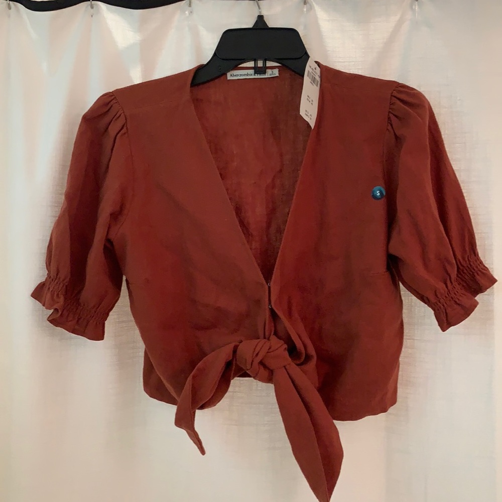 A&F cropped tie-front, linen blend shirt